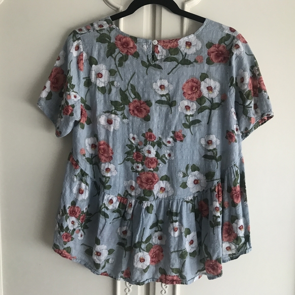 Blue Floral Printed Blouse Size Medium - Picture 3 of 3